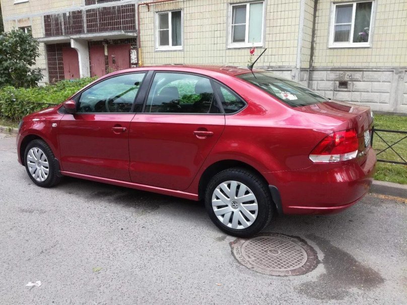 Фольксваген поло седан 2012 красный