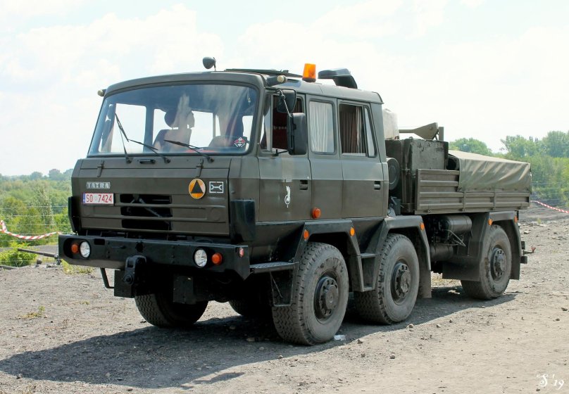 Tatra 815 6x6 балластный тягач