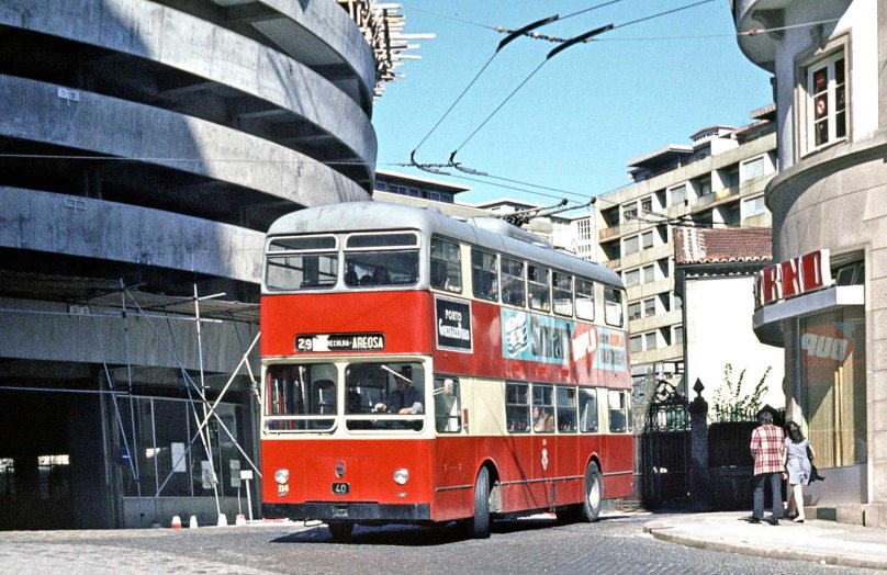 Двухэтажный троллейбус