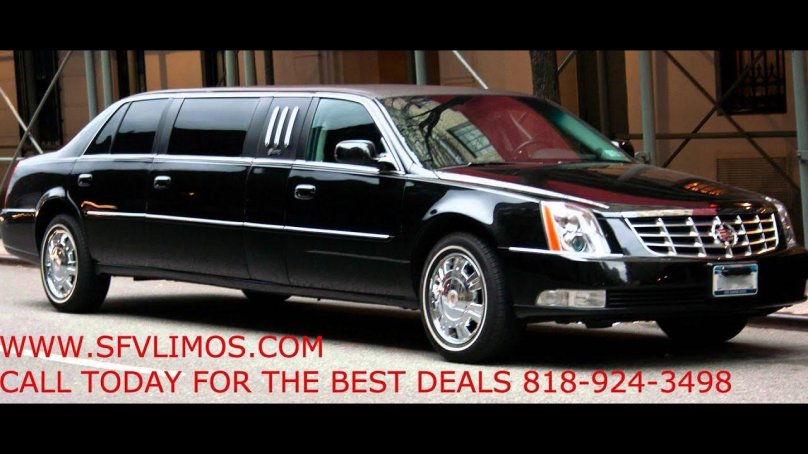 Cadillac DTS Limousine