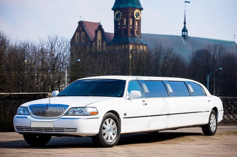 Линкольтаункар лимузин