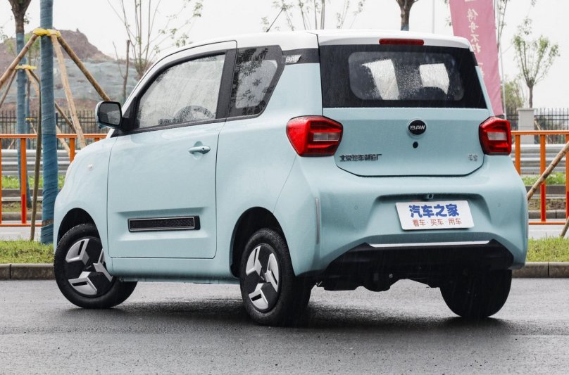 Китайский электромобиль