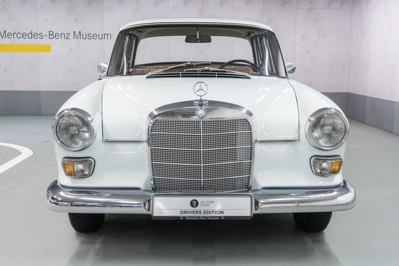 Мерседес 200 1966