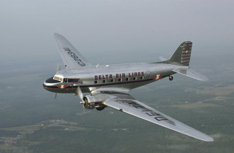 Самолет Douglas DC-3