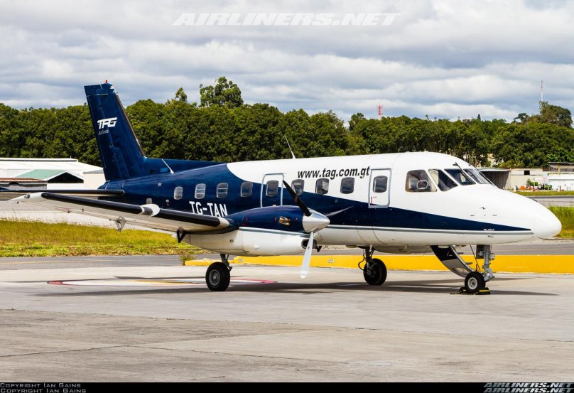 Embraer EMB 110 Bandeirante салон