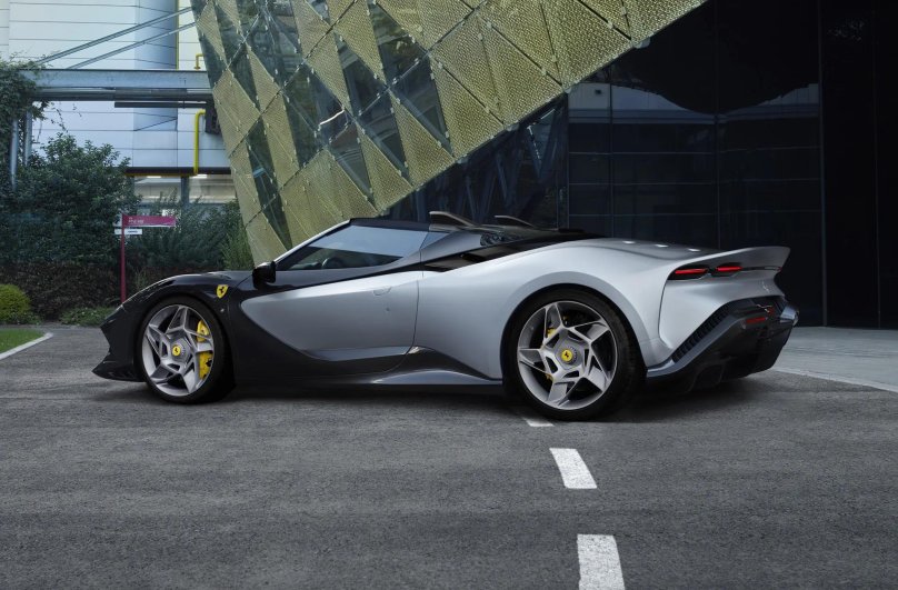 Феррари Спайдер 2023