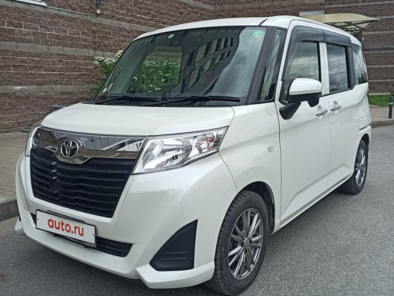 Тойота roomy