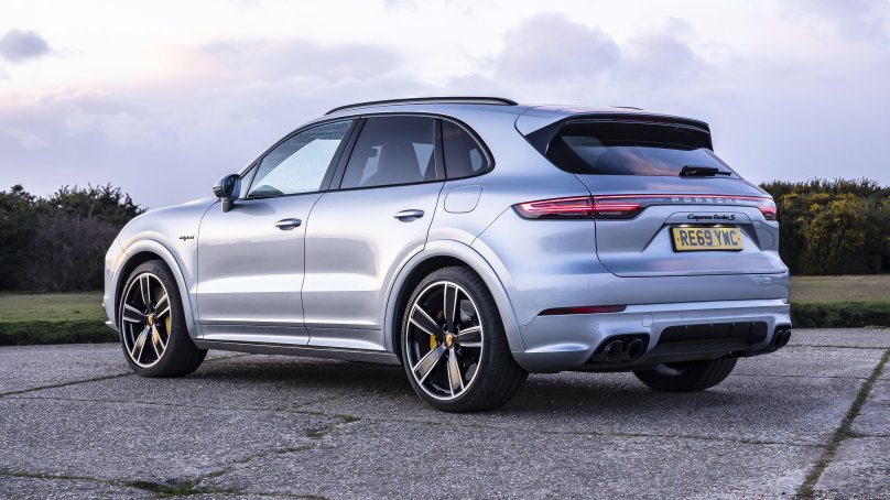Porsche Cayenne Turbo 2021