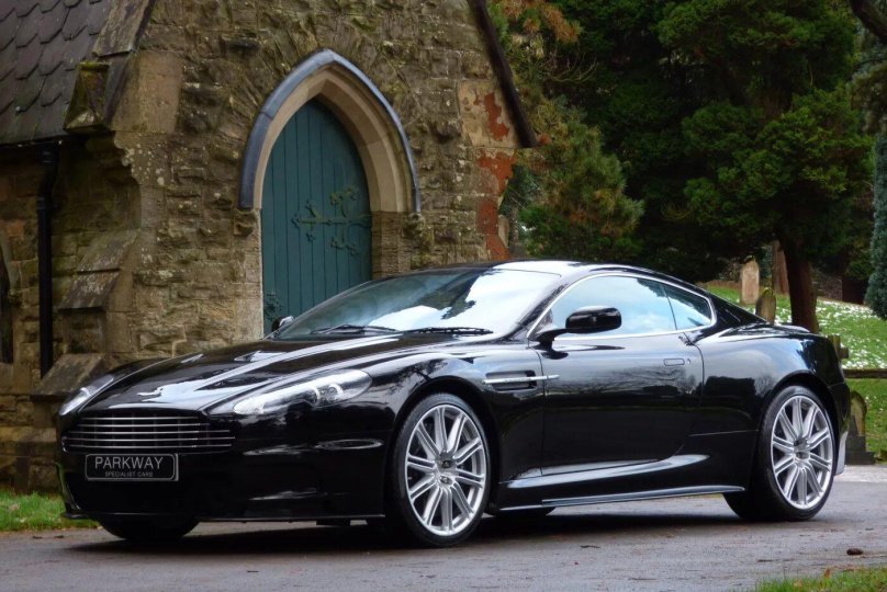 Астон Мартин ДБС В 12