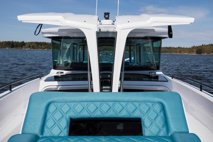 Axopar 37 XC Cross Cabin