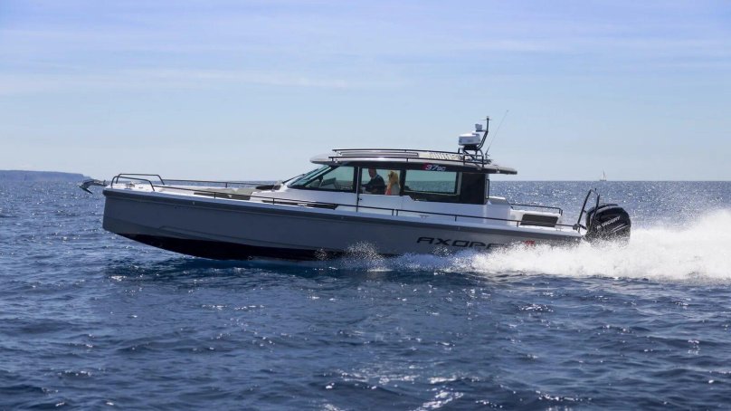 Axopar 37 XC Cross Cabin