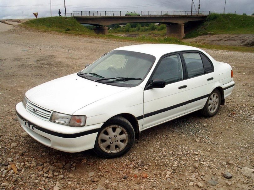 Toyota Corsa 4