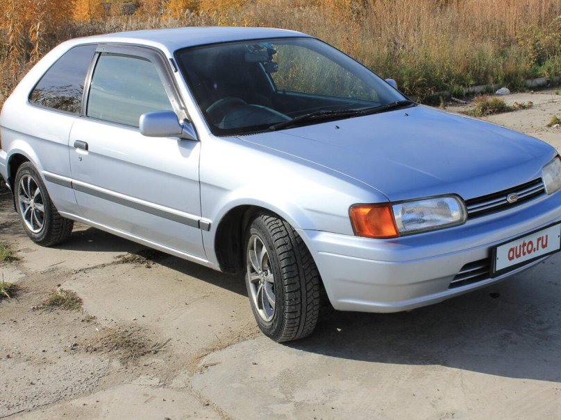 Тойота Корса 1995 хэтчбек