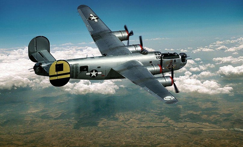 B 24 бомбардировщик