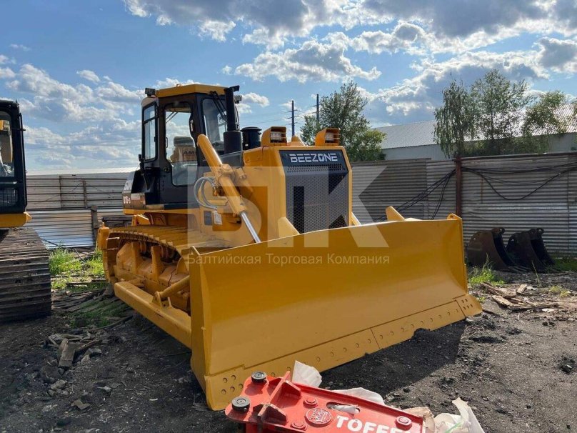 Бульдозер Beezone d26