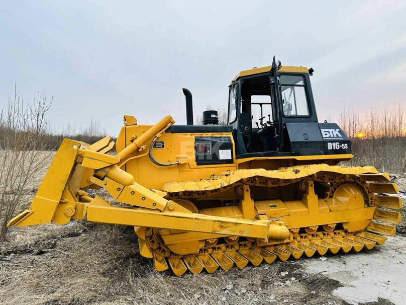 Бульдозер Beezone d16