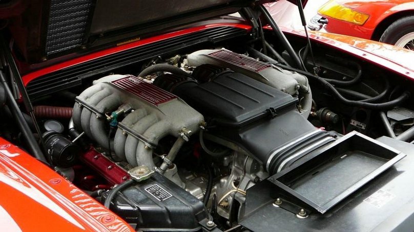 Ferrari Testarossa engine