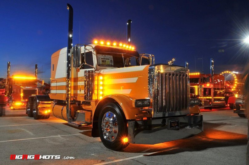 Петербилт 379 Классик