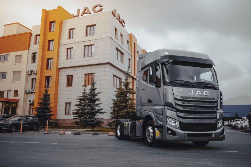 Джак тягач седельный