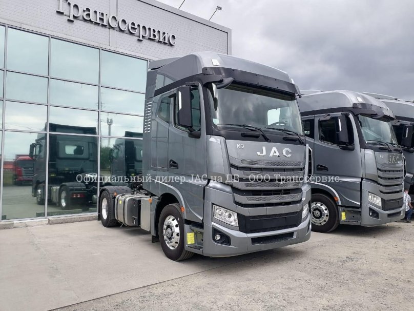 Седельный тягач JAC v7