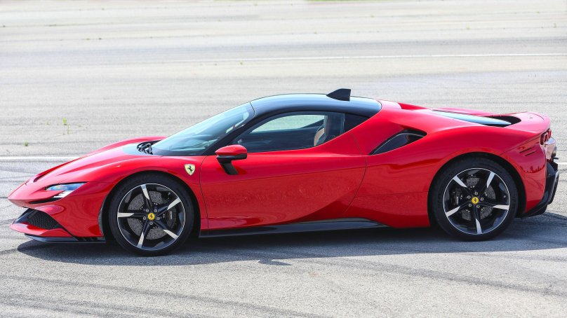 Феррари sf90 Stradale