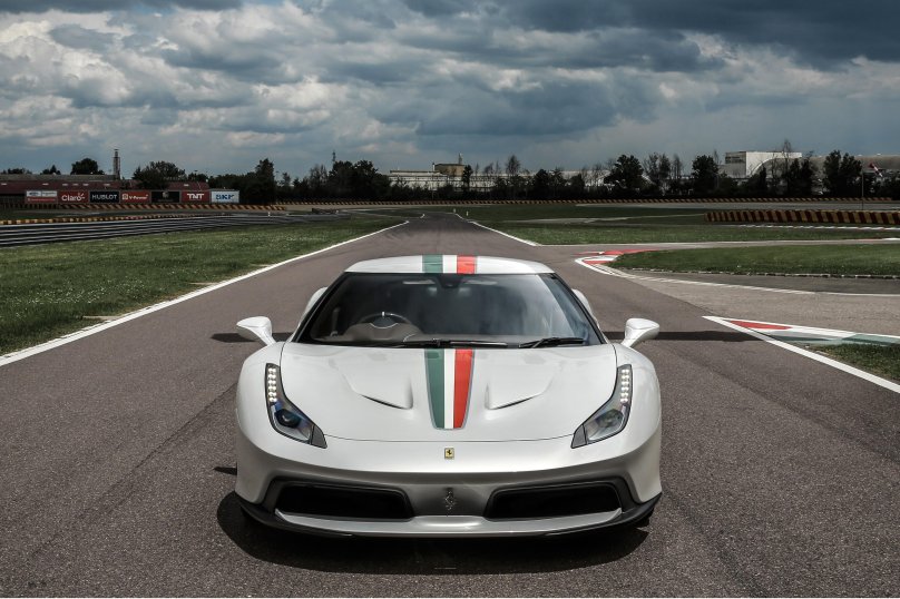 Ferrari 458 speciale белая