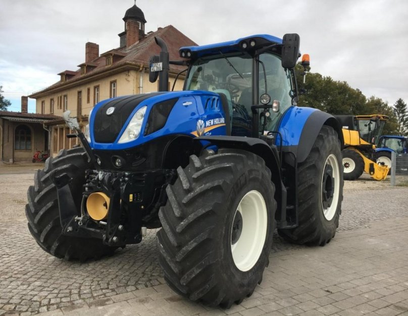 Трактор Нью Холланд т7