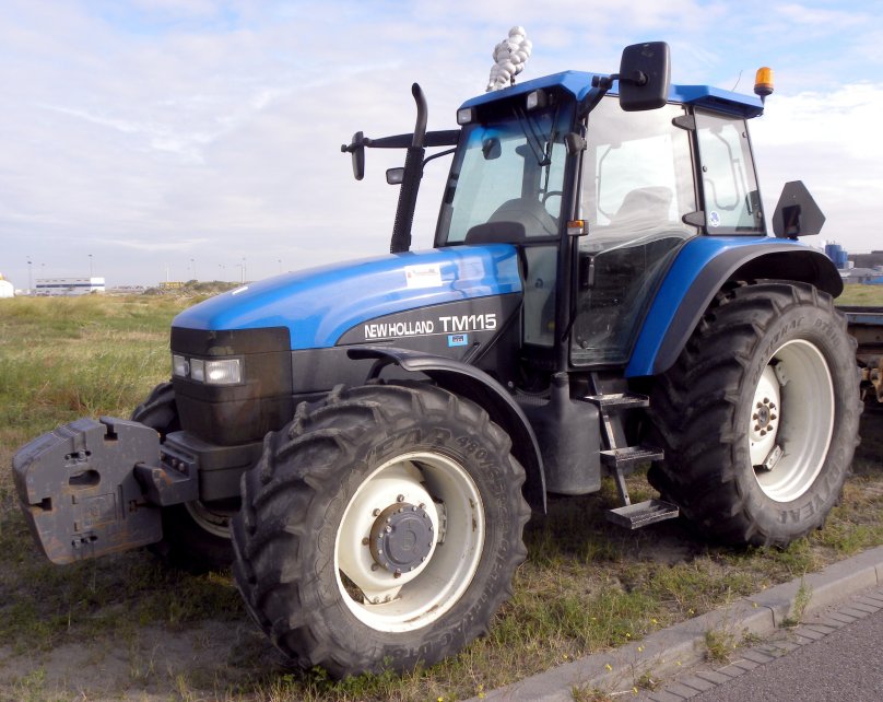 Трактор New Holland
