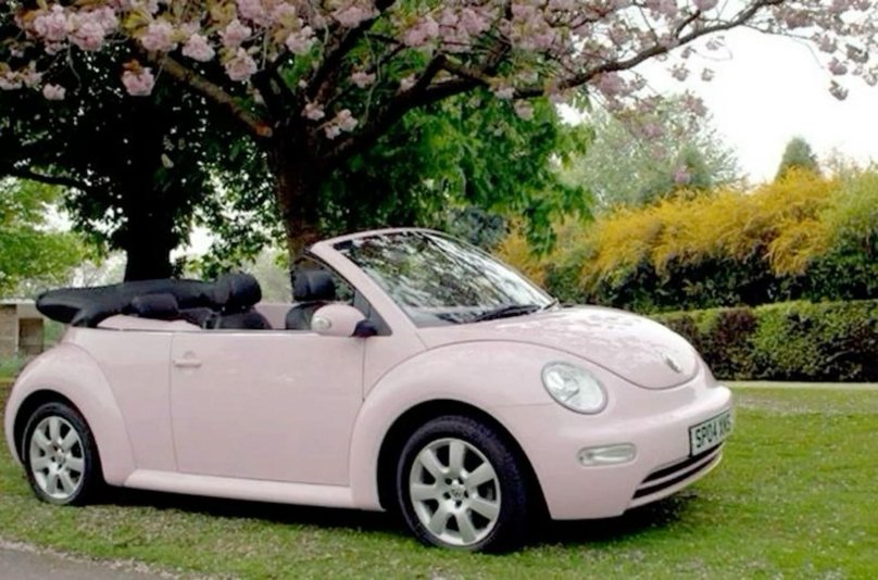 Volkswagen Beetle Cabriolet розовый