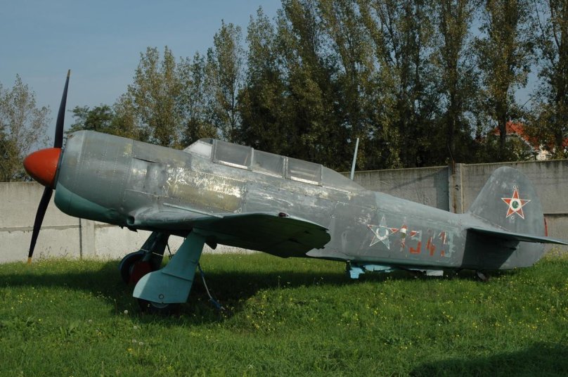 Самолёт як-11