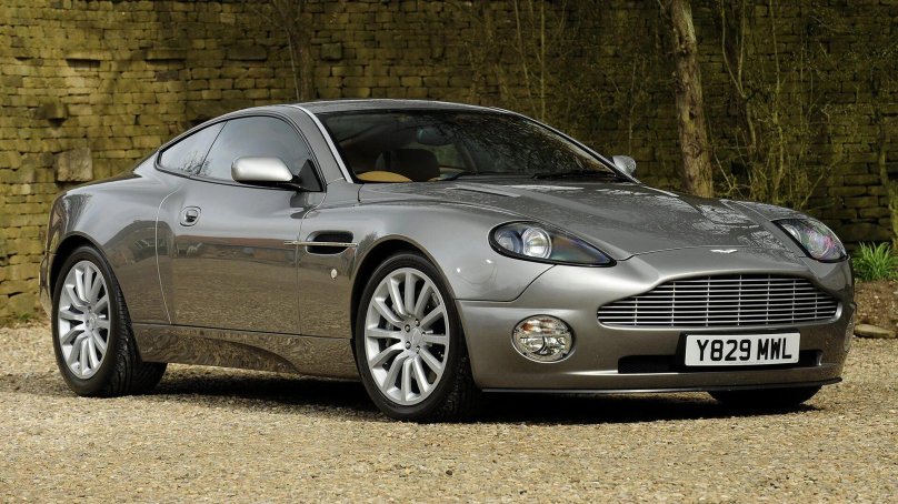 Aston Martin v12 Vanquish 2001