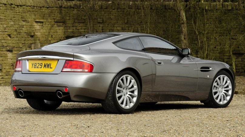 Aston Martin v12 Vanquish 2001