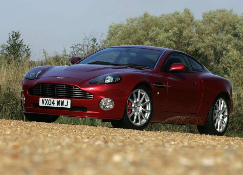 Aston Martin v12 Vanquish