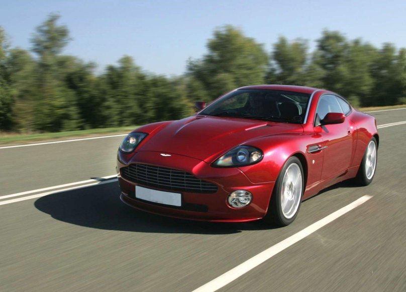 Aston Martin v12 Vanquish