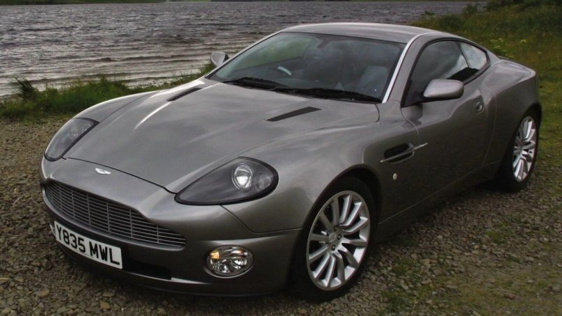 Aston Martin v12 Vanquish 2001
