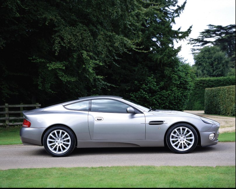 Aston Martin Vanquish 2001
