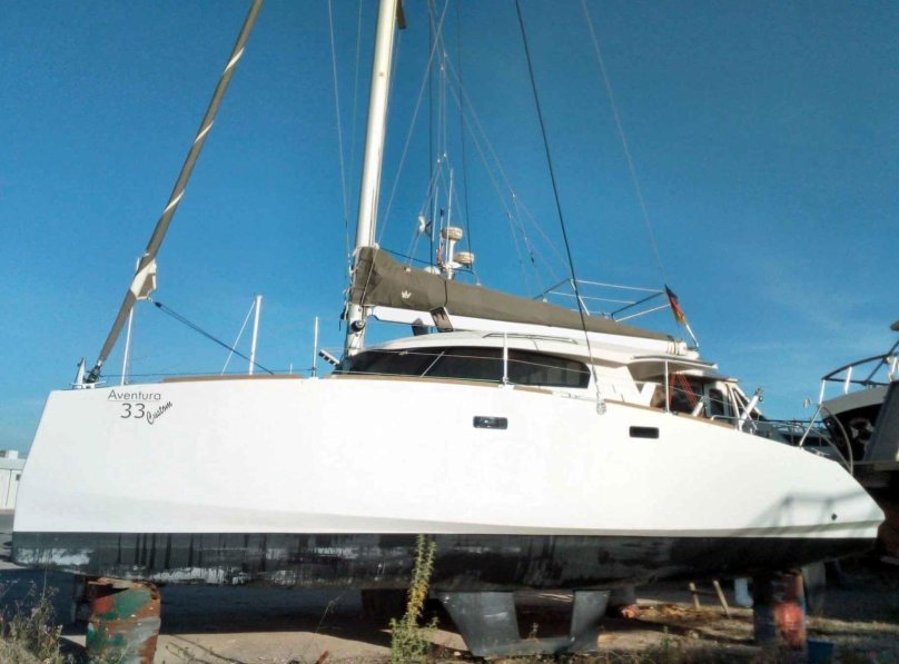 Катамаран Авентура 37