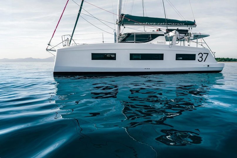 Aventura яхта