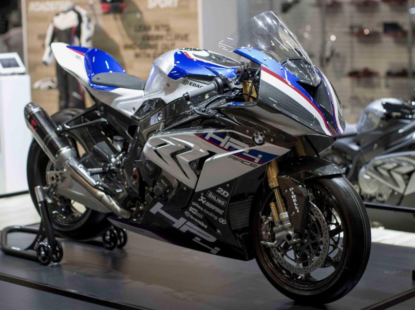 BMW hp4 Race