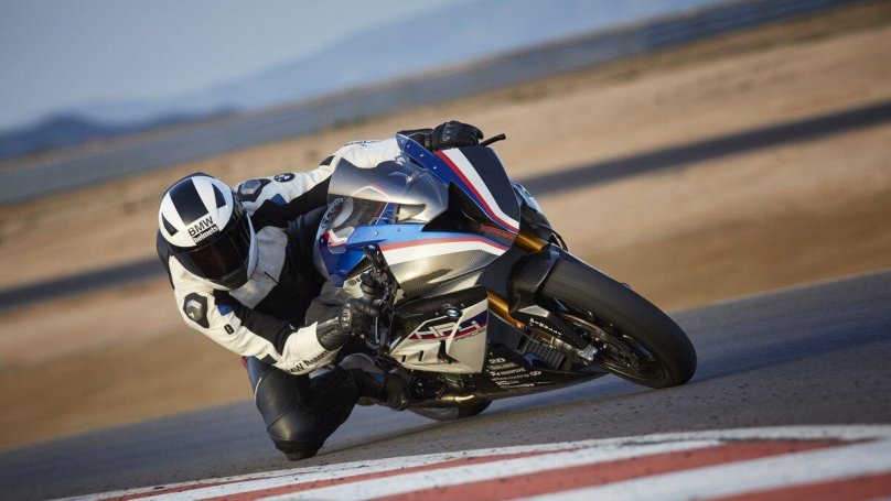 Мотоцикл BMW hp4 Race
