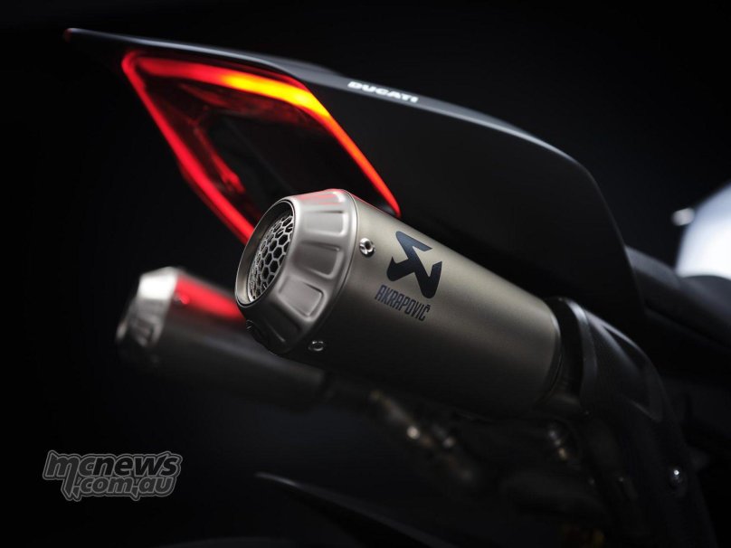 Ducati Streetfighter v4 Akrapovic