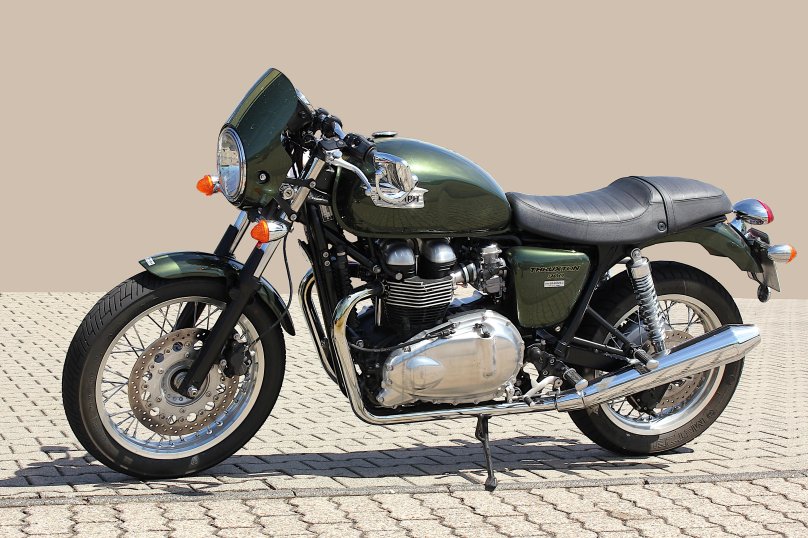 Triumph Thruxton 900