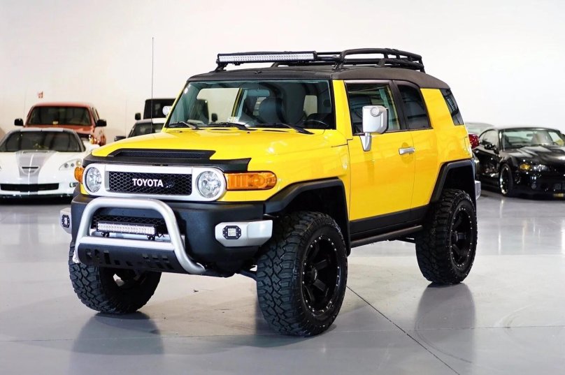 Тойота FJ Cruiser 2023