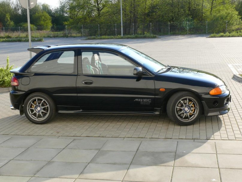 Mitsubishi Mirage 1998