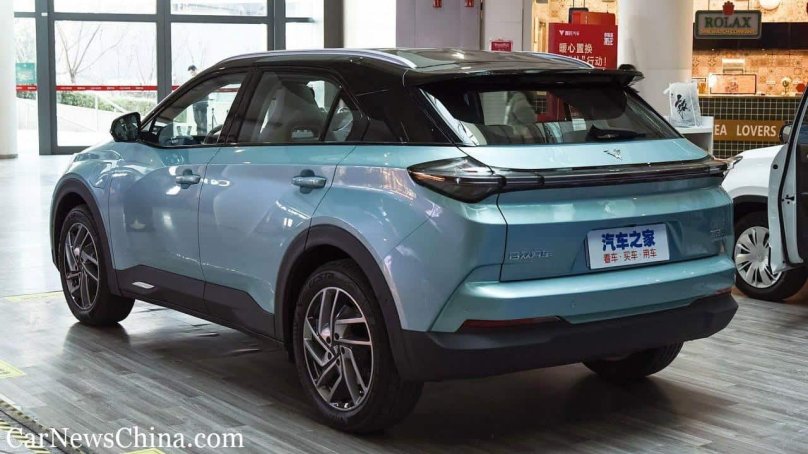 Китайский электромобиль neta