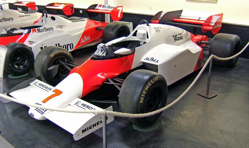 MCLAREN mp4/2b 1985