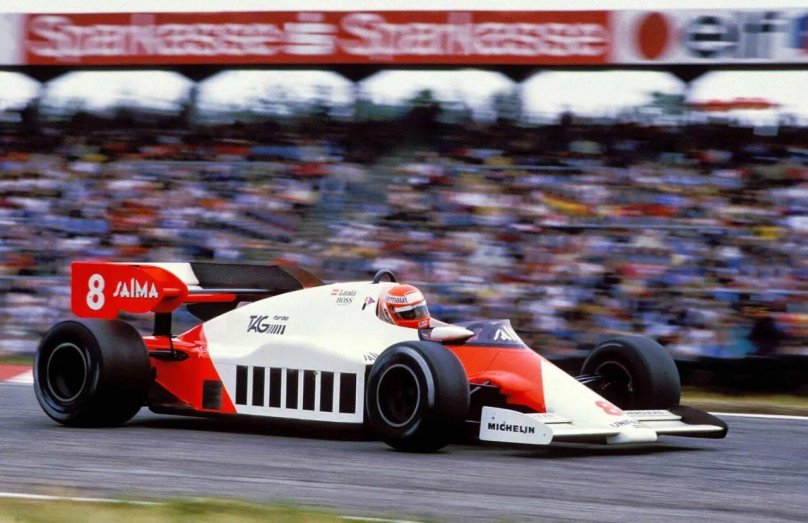 MCLAREN mp4/4