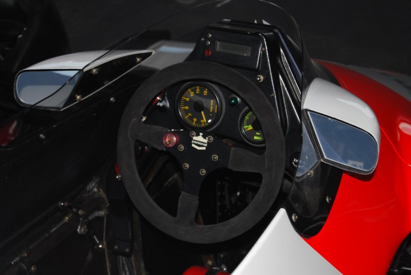 MCLAREN mp4/4 Cockpit