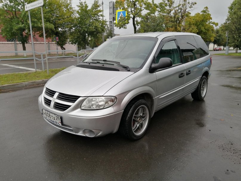 Dodge Caravan 4