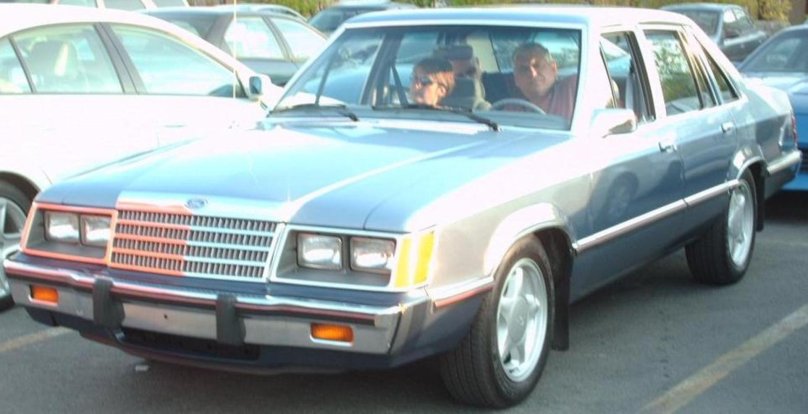 Ford Ltd sedan 1983